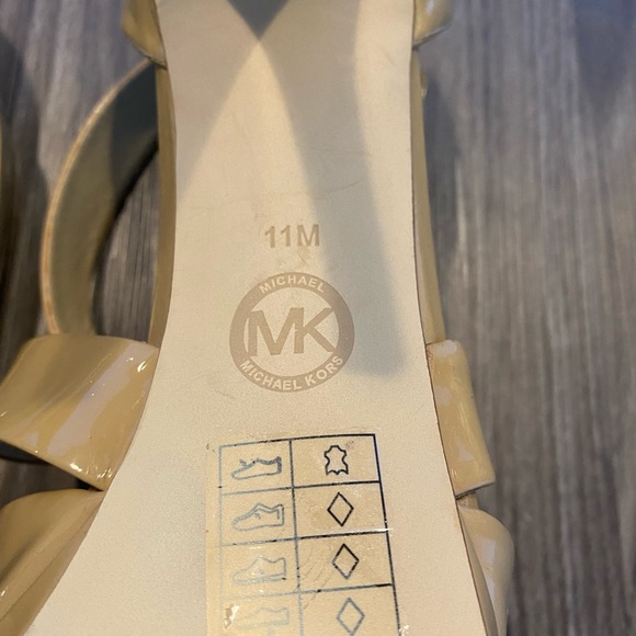 MICHAEL by Michael Kors Nude Heels Size 11 - Picture 7 of 9